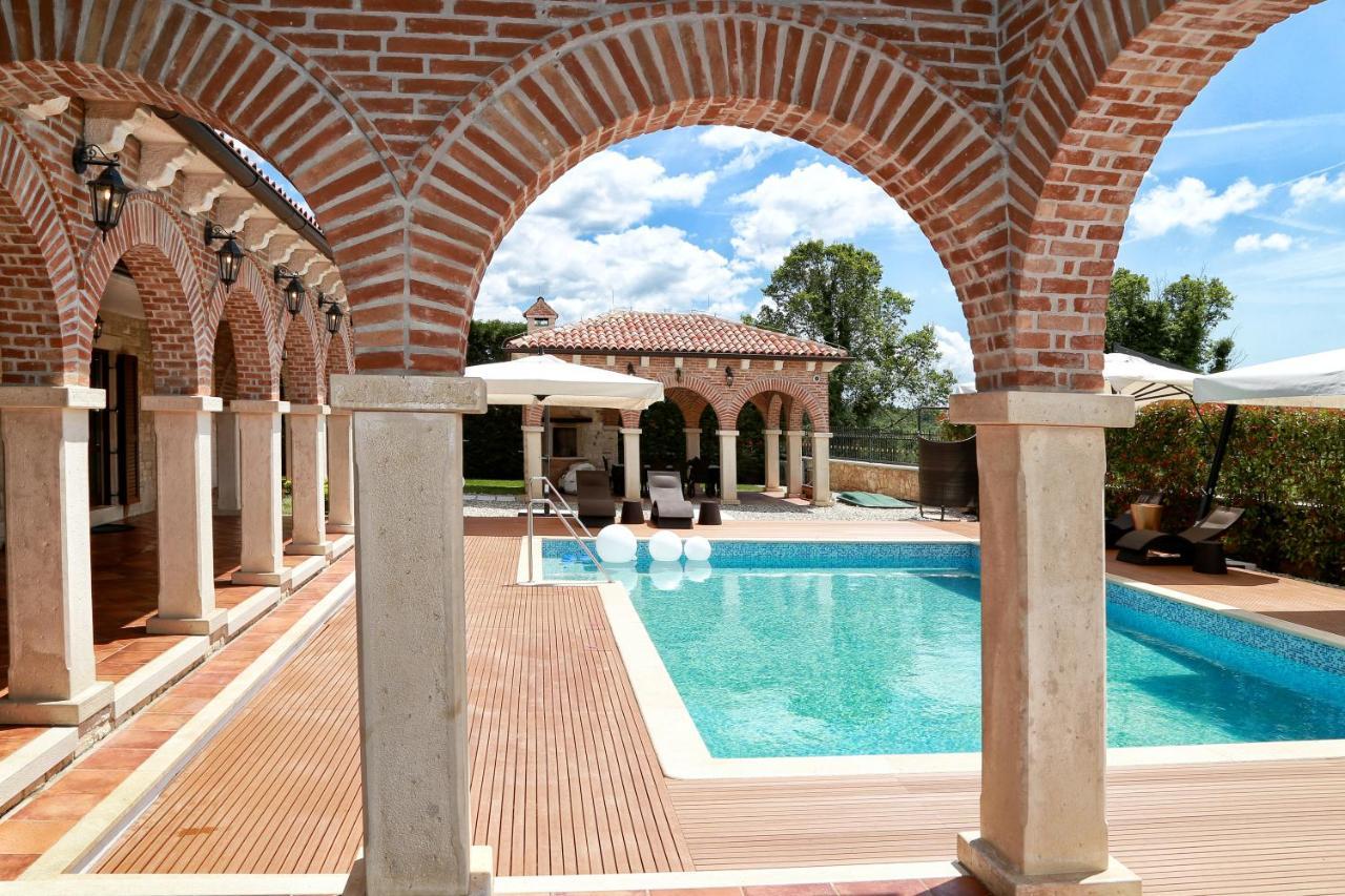 Villa Carolus-Luxurious Istrian Villa Barat  Екстериор снимка