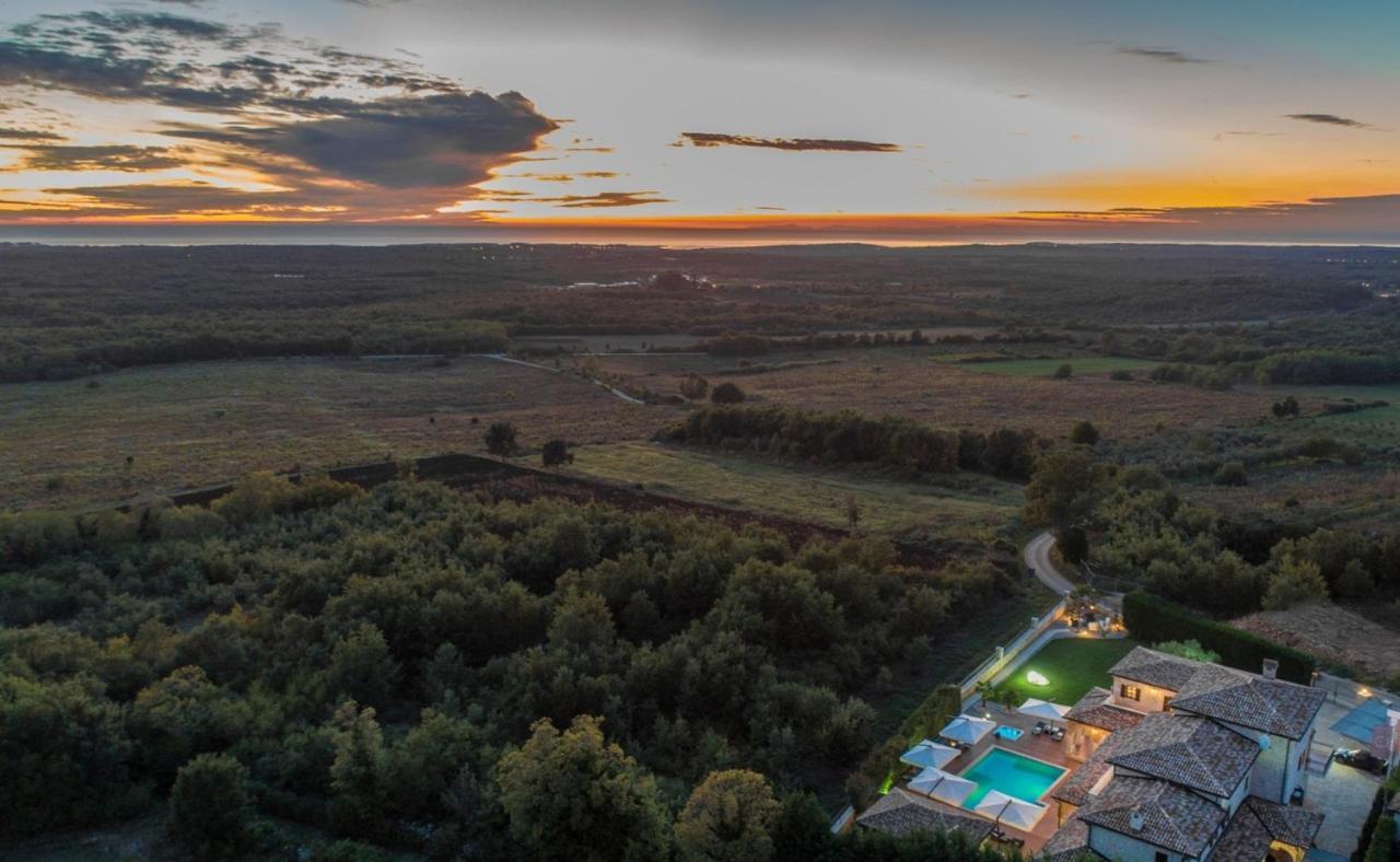 Villa Carolus-Luxurious Istrian Villa Barat  Екстериор снимка