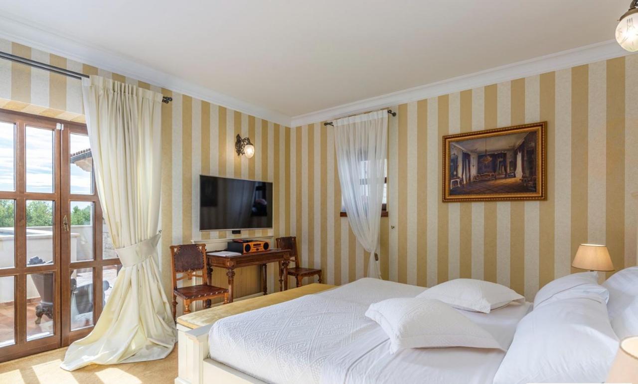 Villa Carolus-Luxurious Istrian Villa Barat  Екстериор снимка
