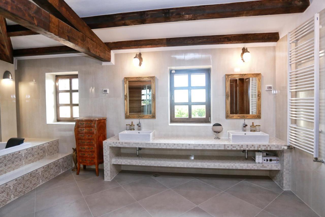 Villa Carolus-Luxurious Istrian Villa Barat  Екстериор снимка